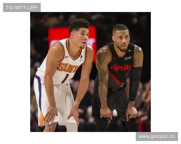 德文·布克随手放的水杯居然比我整个月工资贵